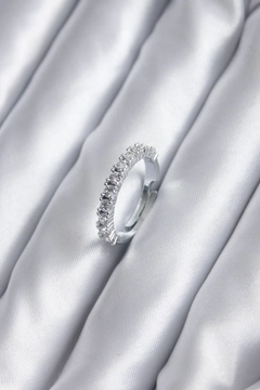 A wholesale clothing model wears ebj15508-silver-color-thin-waterway-model-zircon-stone-women's-ring, Turkish wholesale Ring of Ebijuteri