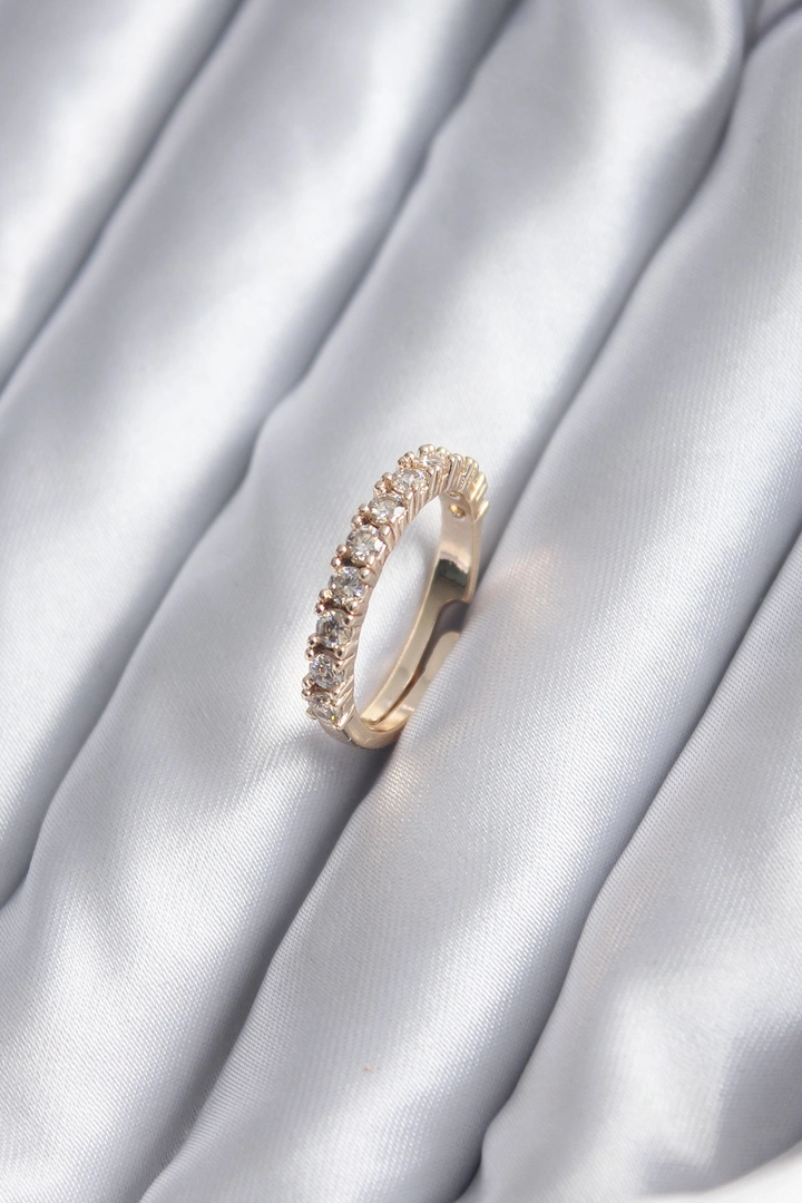 A wholesale clothing model wears ebj15509-gold-color-thin-waterway-model-zircon-stone-women's-ring, Turkish wholesale Ring of Ebijuteri