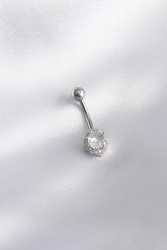 A wholesale clothing model wears ebj16302-316l-surgical-steel-zircon-stone-female-belly-piercing, Turkish wholesale Piercing of Ebijuteri