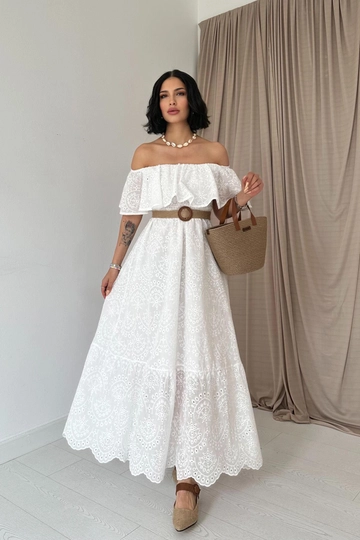 A wholesale clothing model wears  Embroidery Dress With Elastic Shoulders - White
, Turkish wholesale Dress of Elisa