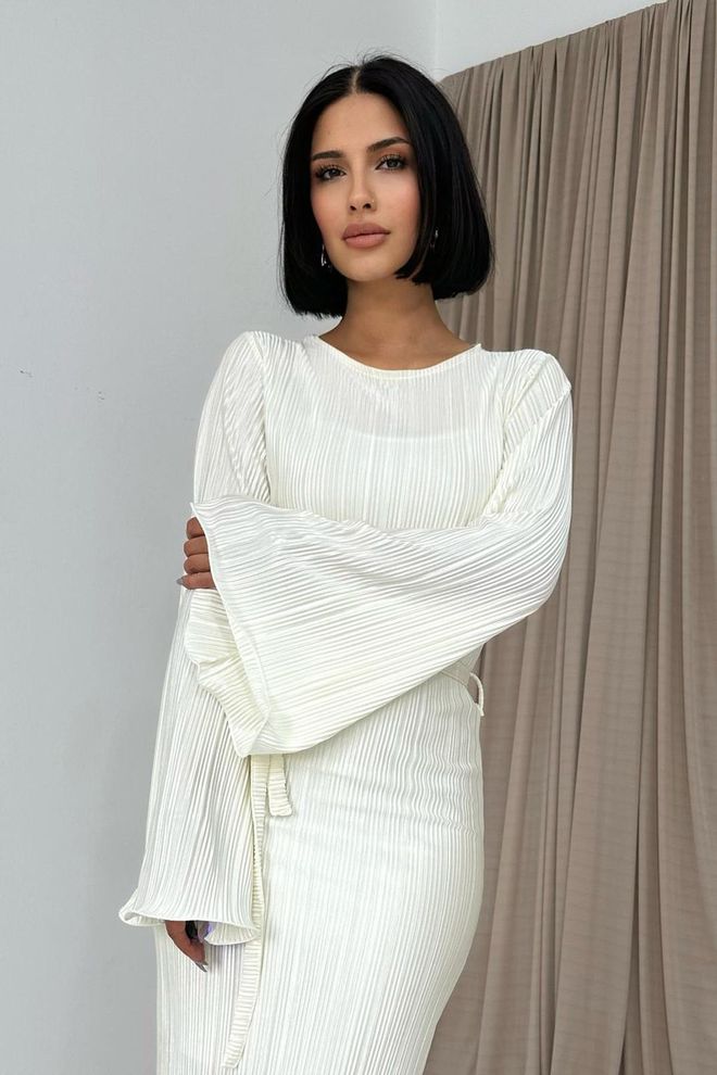 Elisa Abito plissettato con maniche spagnole Ecru Abbigliamento all'ingrosso Elegante