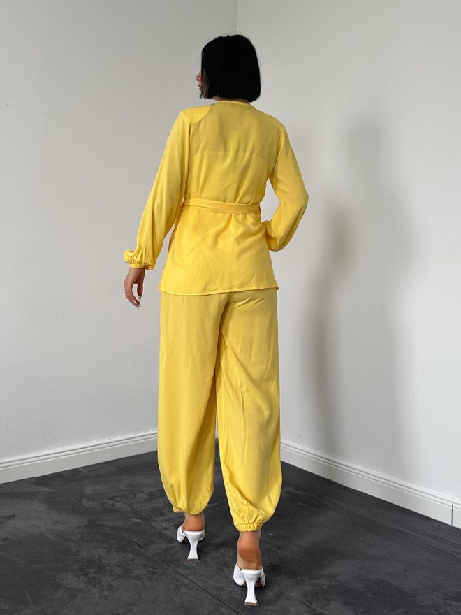 L&C Set Modesto Elegante Giallo Con Jogger A Gamba A Palloncino Abbigliamento all'ingrosso Nessun tessuto