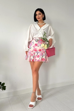 A wholesale clothing model wears ELS10201 - Floral Skirt - Pink, Turkish wholesale Skirt of Elisa