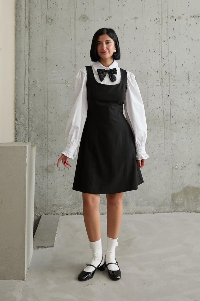 L&C Czarna Mini Sukienka W Kształcie Litery A Z Długimi Bufiastymi Rękawami Hurtowa sprzedaż odzieży Wiosna