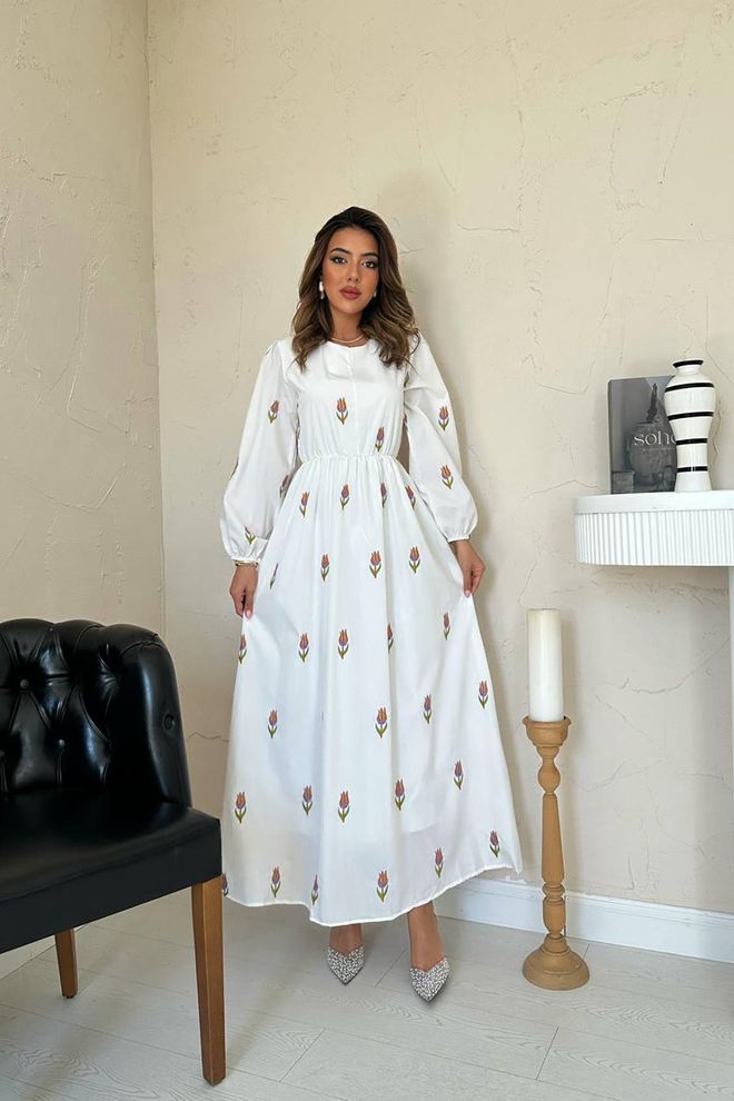 L&C Witte Fit And Flare Jurk Met Bloemenpatroon Groothandel Kleding Bescheiden
