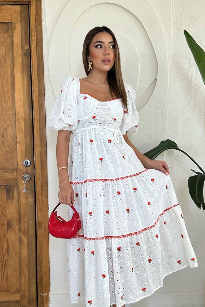 L&C فستان أبيض بتصميم فيت آند فلير وأكمام نفخة نصفية ملابس بالجملة عيد ميلاد