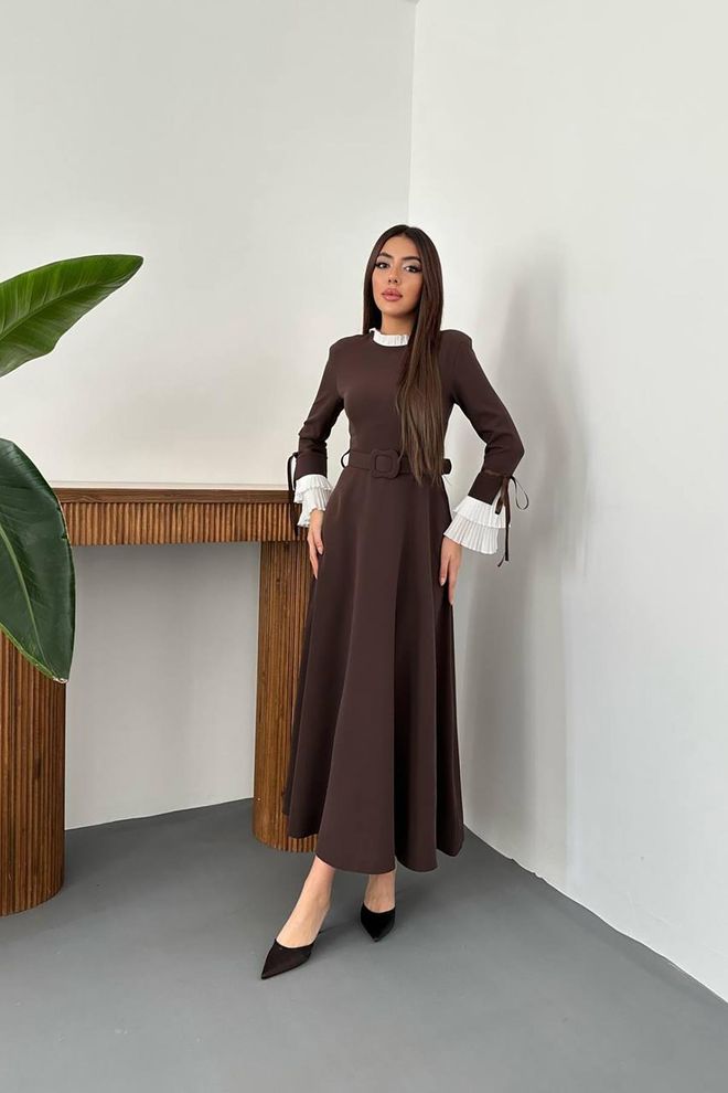 Elisa Elegancka Brązowa Sukienka Maxi W Kształcie Litery A Hurtowa sprzedaż odzieży Skromny