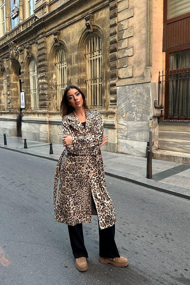 Elisa Paltas Su Priekine Ir Galine Apdangalu Leopard Didmeninė prekyba drabužiais Aptempta ir platėjanti