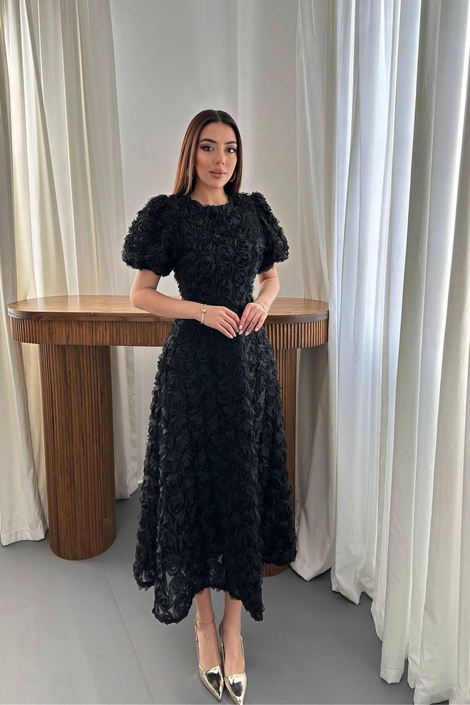 Elisa Elegantné Čierne Áčkové Šaty S Kvetinovým Vzorom A Nadýchanými Rukávmi Veľkoobchod s oblečením 1