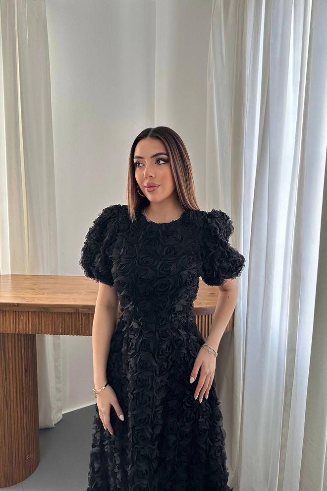 Elisa Elegantné Čierne Áčkové Šaty S Kvetinovým Vzorom A Nadýchanými Rukávmi Veľkoobchod s oblečením Práca