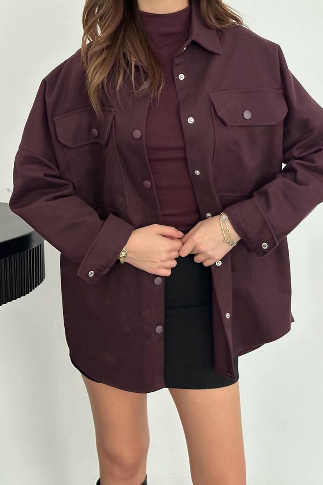 Elisa Bordeaux Übergroßes Geknöpftes Hemd Mit Hohem Kragen Lang Großhandelskleidung Streetwear