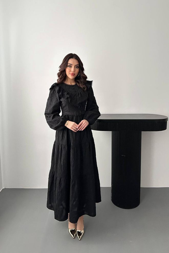 Elisa Zwarte Fit And Flare Jurk Met Lange Ruches Mouwen Groothandel Kleding 1