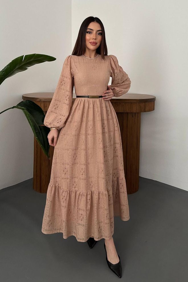 Elisa Beżowa Elegancka Sukienka Dopasowana I Rozkloszowana Z Rękawami Balonowymi Hurtowa sprzedaż odzieży Skromny