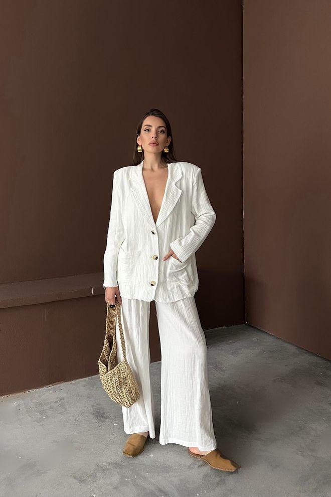 Elisa Бял Костюм С Голям Мюслин На Едро Дрехи на едро Небрежен
