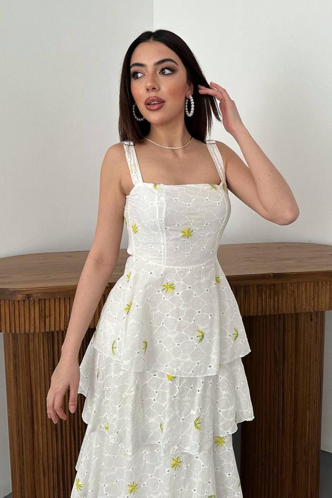 Elisa Biele Šaty Fit And Flare S Kvetinovým Vzorom Veľkoobchod s oblečením Pláž