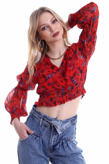 A wholesale clothing model wears  Crop Blouse With Waist Detail - Red
, Turkish wholesale Crop Top of Elisa