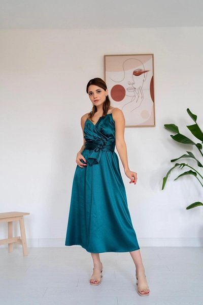 A model wears ELS10069 - Stone Strap Princess Dress - Green, wholesale Dress of Elisa to display at Lonca
