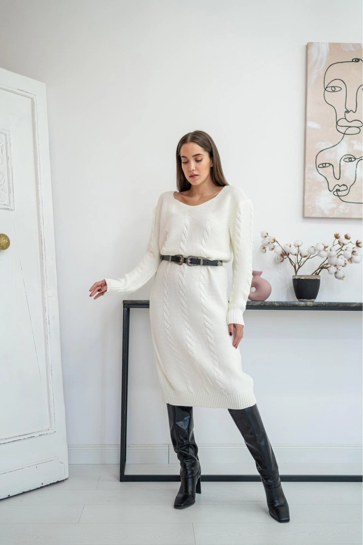 A wholesale clothing model wears ELS10014 - Belted Knitwear Dress - White, Turkish wholesale Dress of Elisa