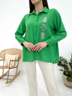 A wholesale clothing model wears ELS10038 - Clock Patterned Stone Shirt - Green, Turkish wholesale Shirt of Elisa