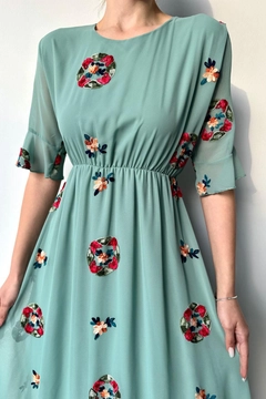 A wholesale clothing model wears ELS10221 - Embroidered Chiffon Dress - Çağla, Turkish wholesale Dress of Elisa