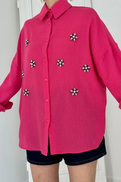 A wholesale clothing model wears ELS10310 - Stone Embroidered Shirt - Fuchsia, Turkish wholesale Tunic of Elisa