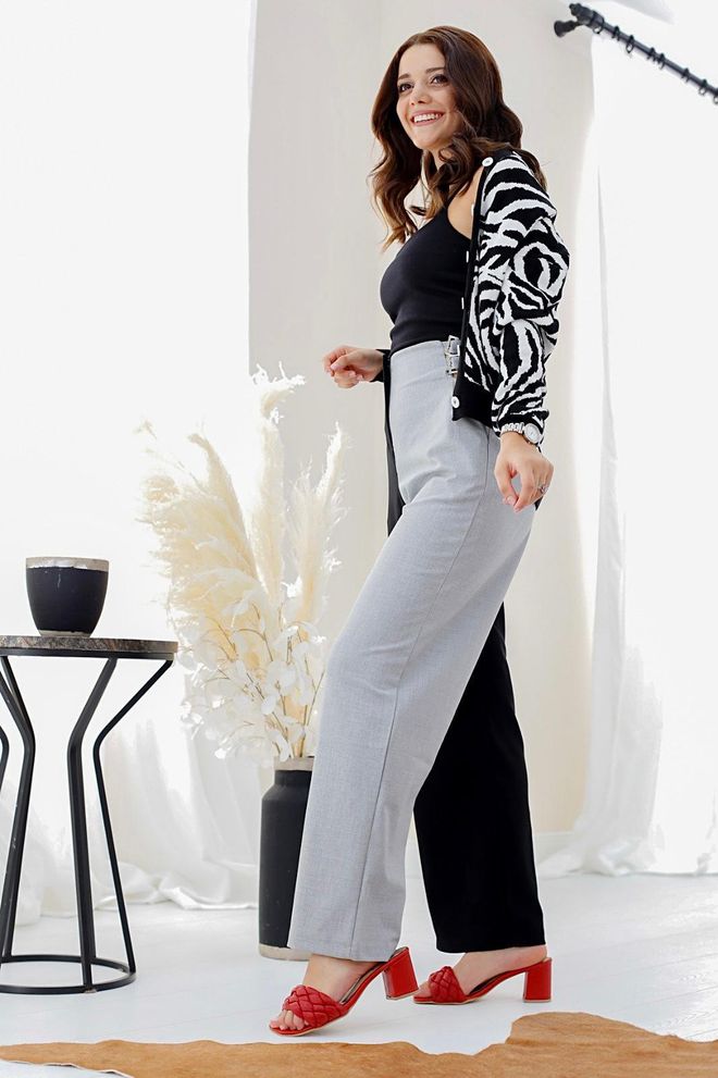 Elisa Cardigan corto con fantasia e bottoni Nero Abbigliamento all'ingrosso Casuale