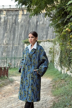 Een kledingmodel uit de groothandel draagt els10563-jacquard-tweed-coat-navy-blue, Turkse groothandel Jas van Elisa