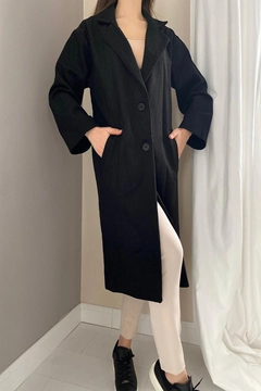 Un model de îmbrăcăminte angro poartă els10568-coat-black, turcesc angro Palton de Elisa