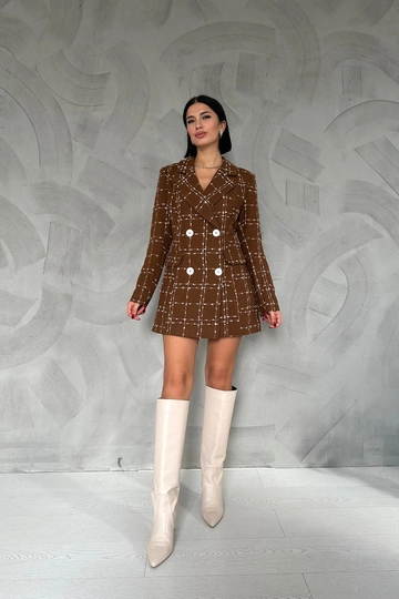 A wholesale clothing model wears  Square Patterned Jacket - Brown
, Turkish wholesale Jacket of Elisa