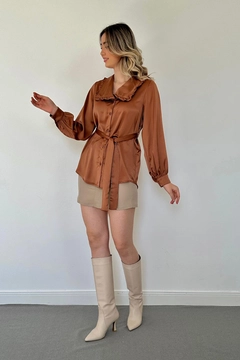 A wholesale clothing model wears els11136-satin-shirt-with-frilly-collar-belt-brown, Turkish wholesale Tunic of Elisa