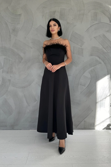 عارض ملابس بالجملة يرتدي  فستان ستاربليز مزين بالريش - أسود
، تركي بالجملة فستان من Elisa