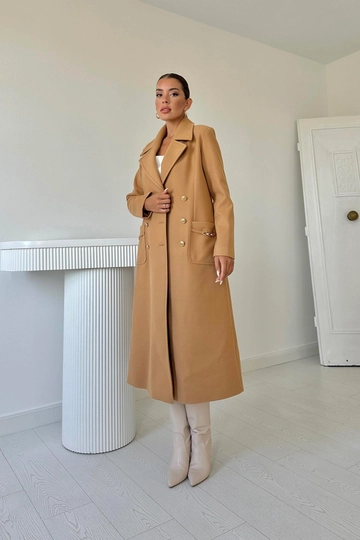 A wholesale clothing model wears  Pocket Chain Coat - Camel
, Turkish wholesale Coat of Elisa
