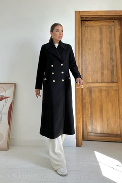A wholesale clothing model wears els11451-pocket-chain-coat-black, Turkish wholesale Coat of Elisa