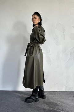 A wholesale clothing model wears els11474-raglan-sleeve-trench-coat-khaki, Turkish wholesale Trenchcoat of Elisa