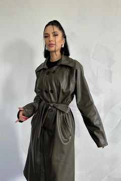 A wholesale clothing model wears els11474-raglan-sleeve-trench-coat-khaki, Turkish wholesale Trenchcoat of Elisa