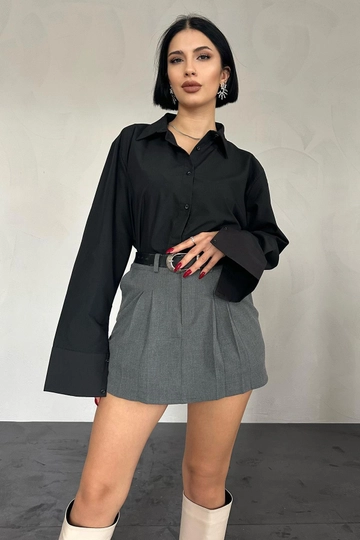 A wholesale clothing model wears  Poplin Shirt - Black
, Turkish wholesale Tunic of Elisa