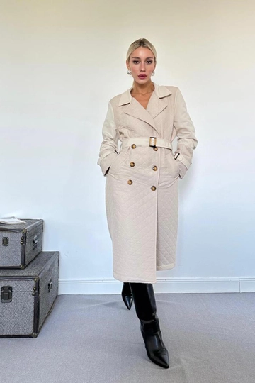 A wholesale clothing model wears  Quilted Trench Coat - Beige
, Turkish wholesale Trenchcoat of Elisa