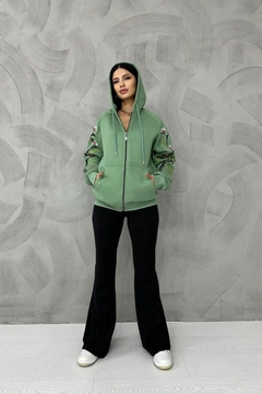 A wholesale clothing model wears els11819-embroidered-sweatshirt-khaki, Turkish wholesale Sweatshirt of Elisa