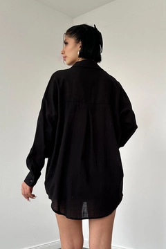 A wholesale clothing model wears els11838-beyoğlu-stoned-pearled-linen-shirt-black, Turkish wholesale Tunic of Elisa
