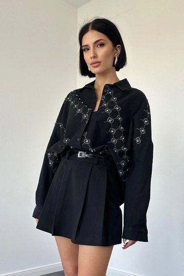 A wholesale clothing model wears  Dyed Linen Printed Stone Shirt - Black
, Turkish wholesale Shirt of Elisa