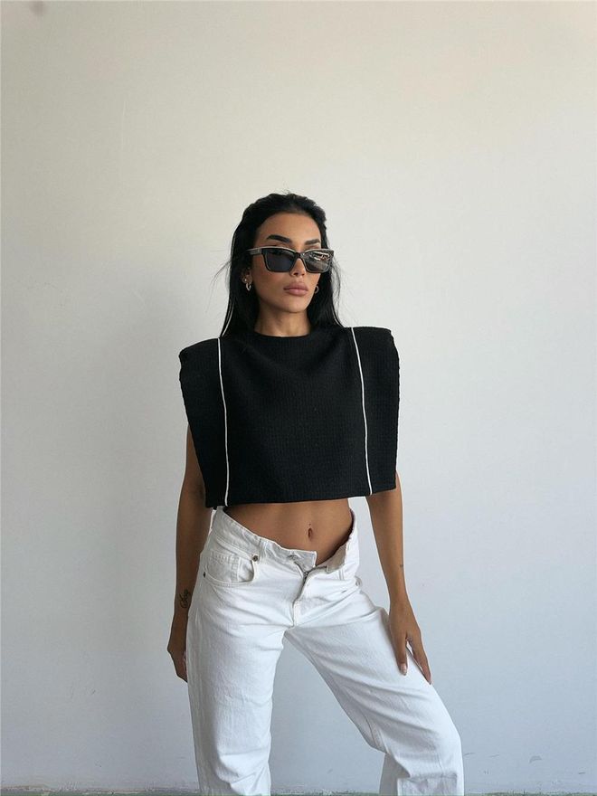 Ello Camicetta Corta Imbottita Con Dettagli Piping Nera Abbigliamento all'ingrosso Formale