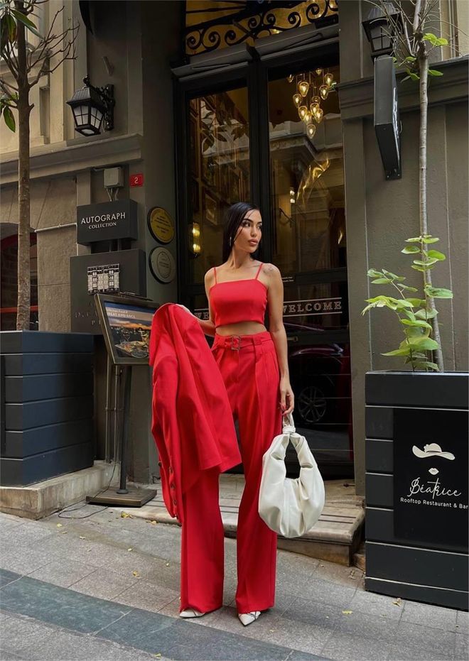 Ello بدلة ثلاث قطع مع جاكيت بليزر زهرة الرمان ملابس بالجملة لا يوجد قماش