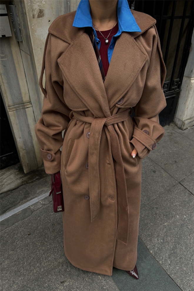 ESPADA Brązowy Elegancki Płaszcz Jednorzędowy Hurtowa sprzedaż odzieży Zima