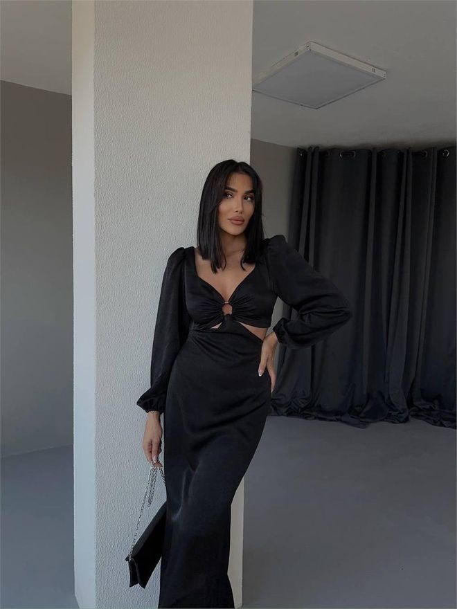 Ilia Saténové Šaty S Výstrihom V Páse Pracky Čierne Veľkoobchod s oblečením Elegantný