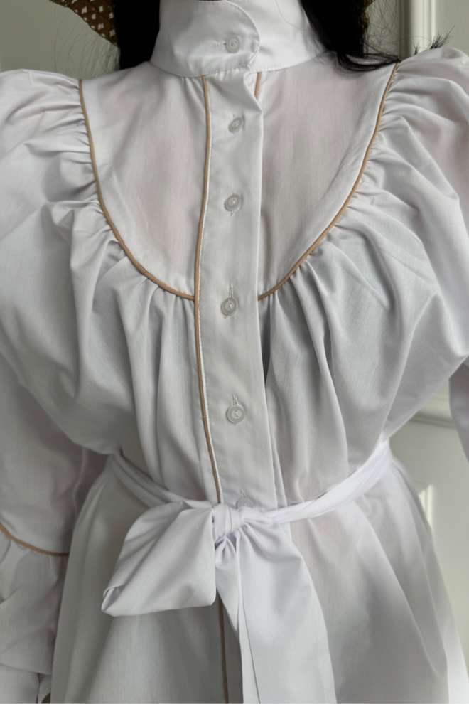 Ello Rozšírené Popelínové Šaty S Predným Zapínaním A Detailným Opaskom Veľkoobchod s oblečením Jeseň