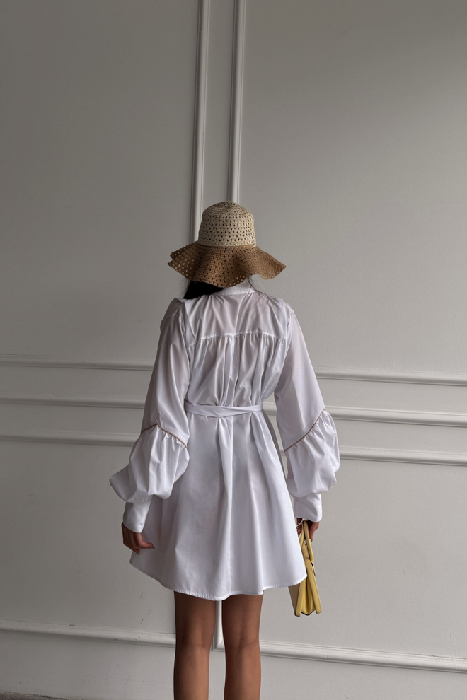 Ello Rozšírené Popelínové Šaty S Predným Zapínaním A Detailným Opaskom Veľkoobchod s oblečením Jar