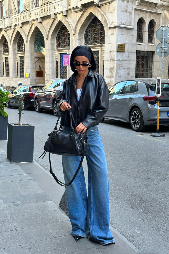 Ello Juoda Bomber Tipo Striukė Oversized Dydžio Ir Su Užtrauktukų Kišenėmis Didmeninė prekyba drabužiais Kokteilinė