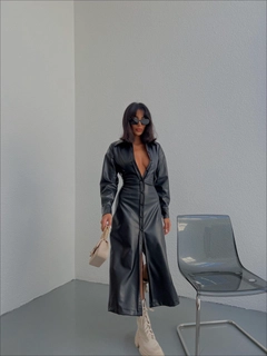 Ein Bekleidungsmodell aus dem Großhandel trägt 28447 - Long Dress - Black, türkischer Großhandel Kleid von Ello