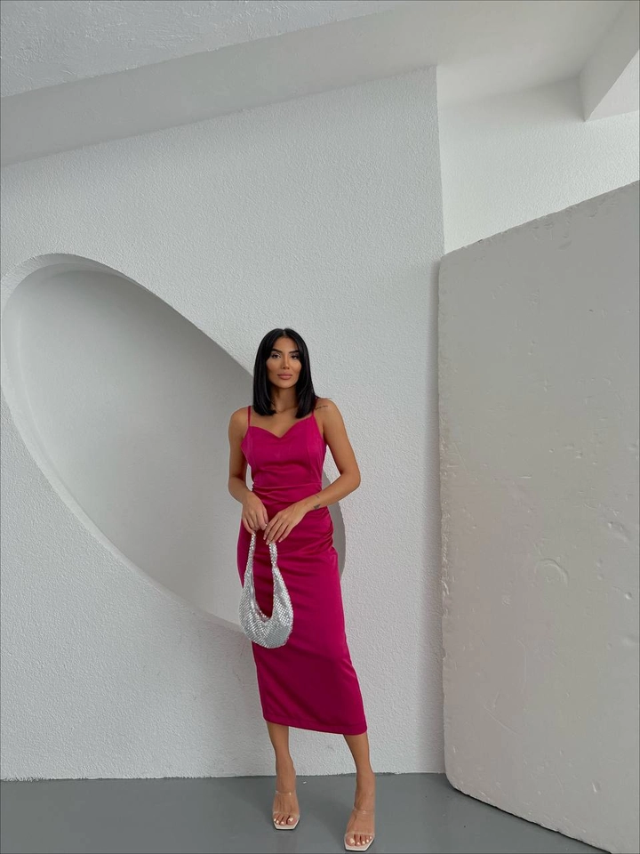 Ένα μοντέλο χονδρικής πώλησης ρούχων φοράει 36885 - Dress - Fuchsia, τούρκικο Φόρεμα χονδρικής πώλησης από Ello