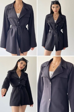 Ένα μοντέλο χονδρικής πώλησης ρούχων φοράει 28394 - Jacket - Black, τούρκικο Μπουφάν χονδρικής πώλησης από Etika